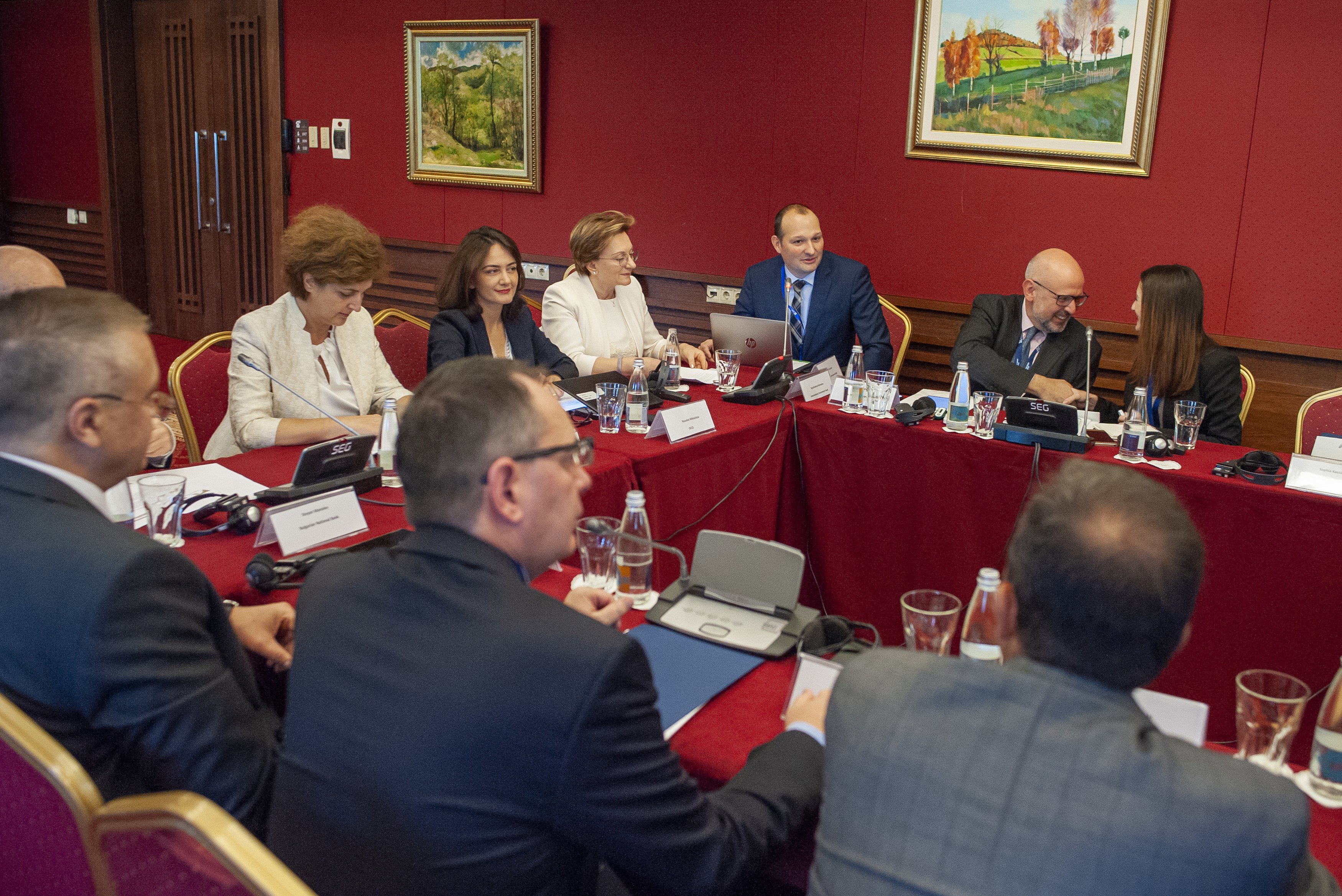 Професионална конференция съвместно с Международната инвести