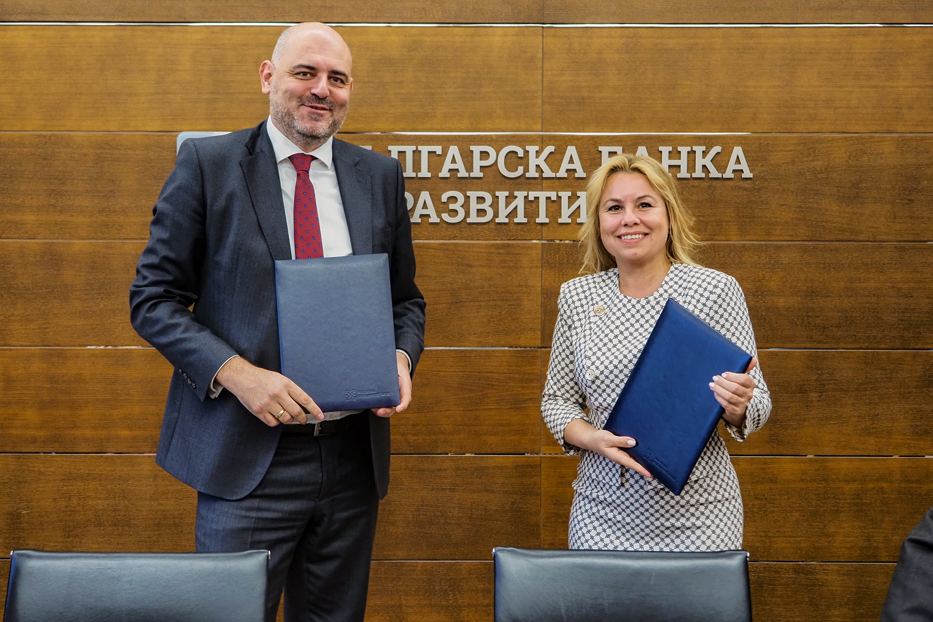 Подписване на споразумение с InvestBank