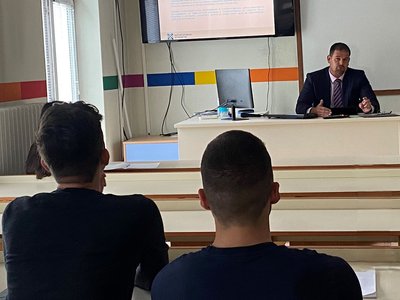 BDB’s Executive Director, Iliya Karanikolov, presented the changes in banking regulations to students at Sofia University