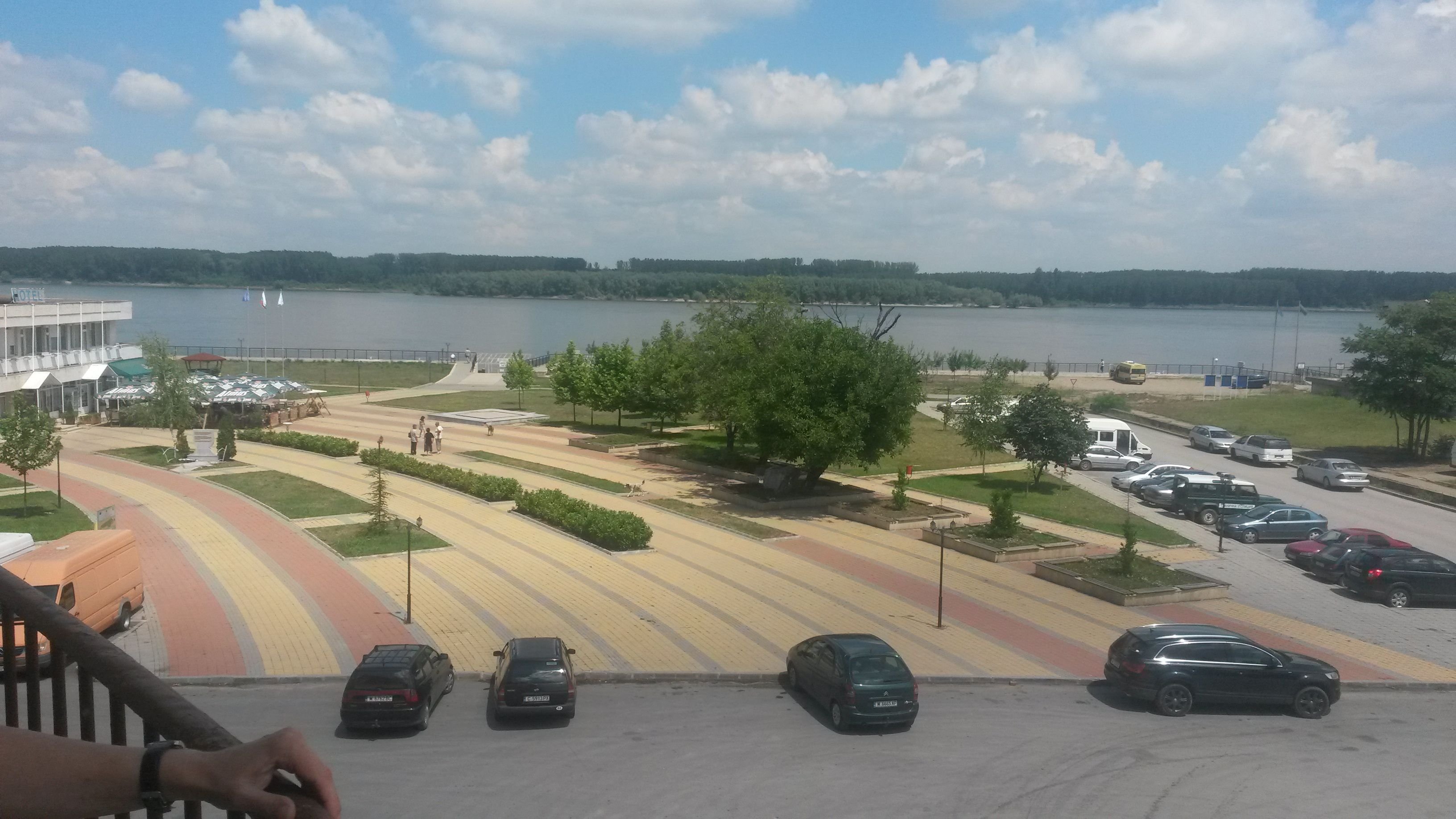 Хотел "Дунав", град Лом