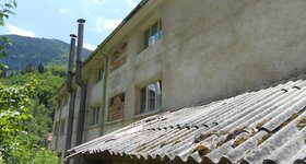 Продажба на почивен дом „Здравец“ в село Нареченски бани, об