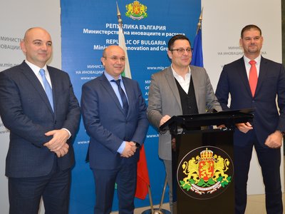 Банката за развитие и Фондовата борса създават пилотен инвестиционен фонд за подкрепа на малки и средни фирми