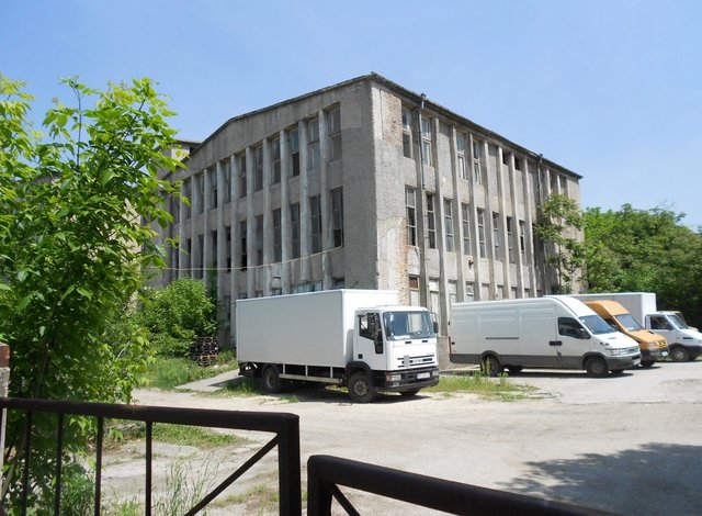 Поземлен имот и сгради в гр. Разград