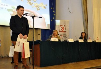 Българска банка за развитие награди Атанас Атанасов със специална награда в категория „Млади откриватели“