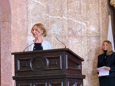 Академия за устойчиви инвестиции и финанси ще подпомага прехода към зелена енергия и икономика