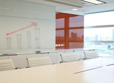 Allianz Bank and Commercial Bank D will accept applications for interest-free loans to individuals