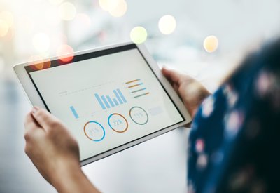 анализи и отчети