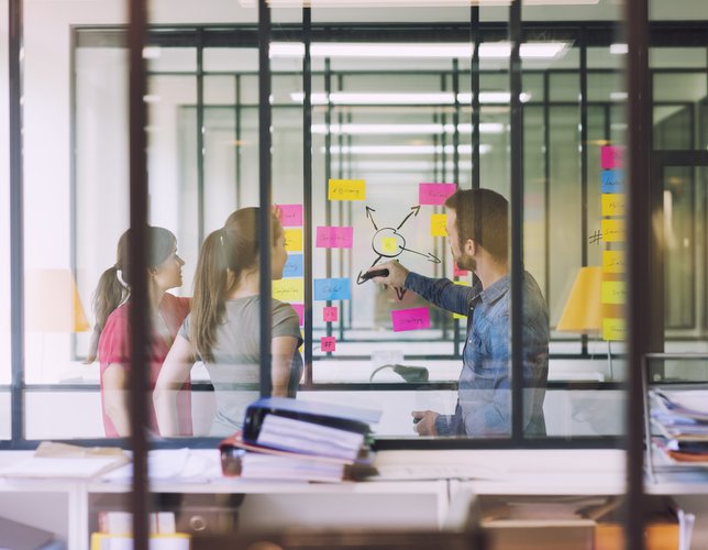 група хора, обсъждане на идеи